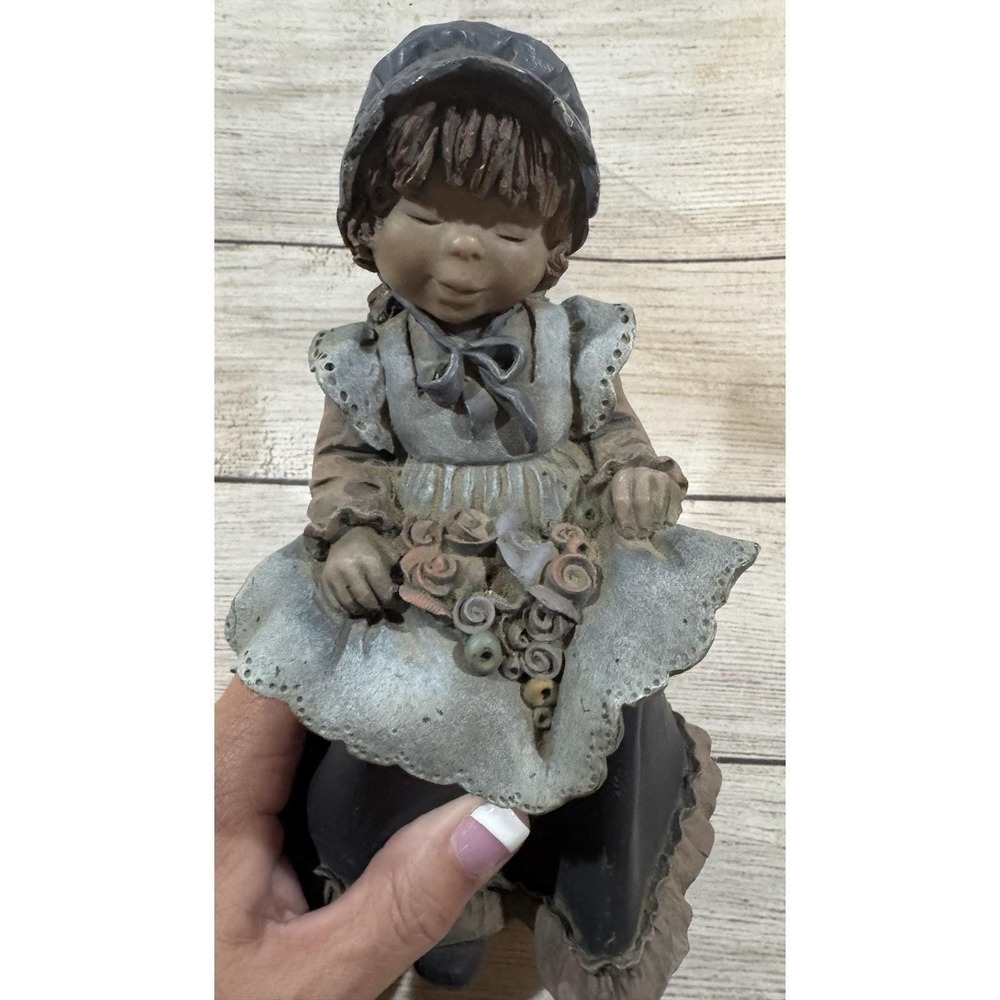Elisa Montserrat Ribes Sculpture Little Girl Apron Full of Flowers 1806/5000
